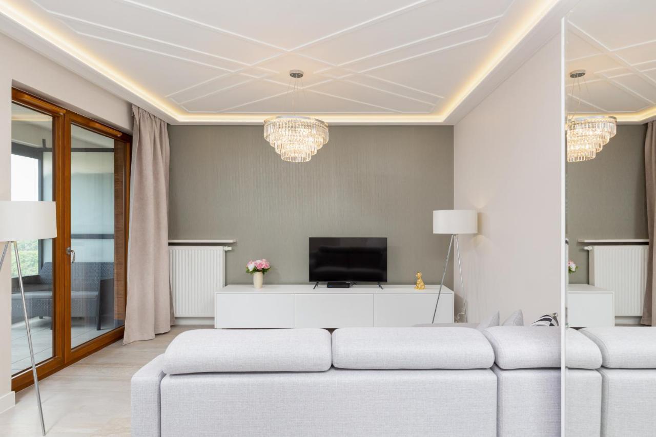 City Center Apartments Grzybowska With Parking By Noclegi Renters Warschau Exterior foto