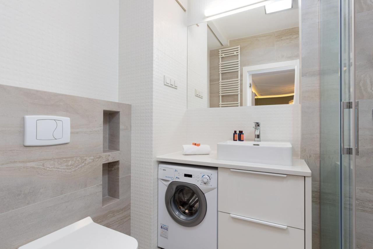 City Center Apartments Grzybowska With Parking By Noclegi Renters Warschau Exterior foto