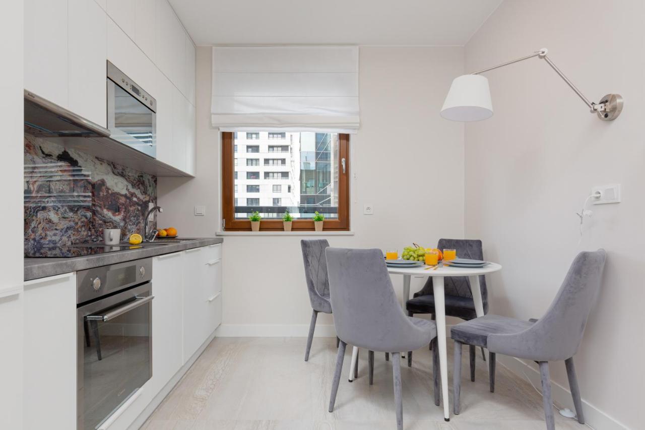 City Center Apartments Grzybowska With Parking By Noclegi Renters Warschau Exterior foto