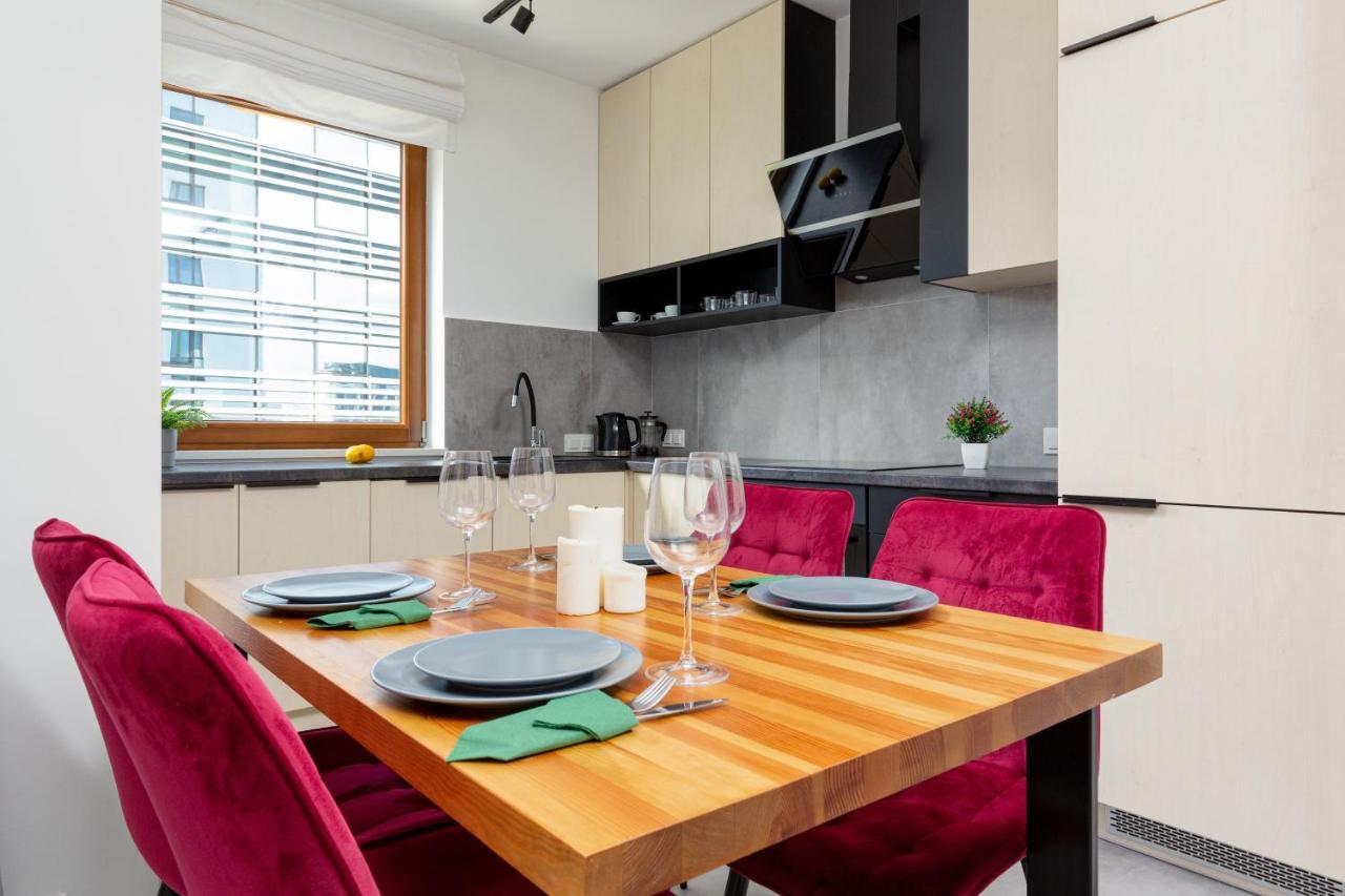 City Center Apartments Grzybowska With Parking By Noclegi Renters Warschau Exterior foto