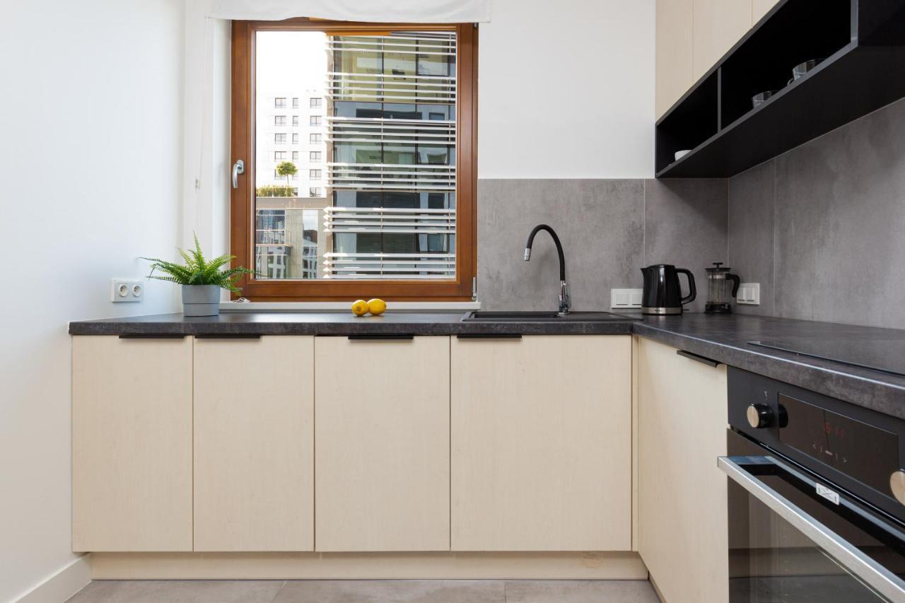 City Center Apartments Grzybowska With Parking By Noclegi Renters Warschau Exterior foto