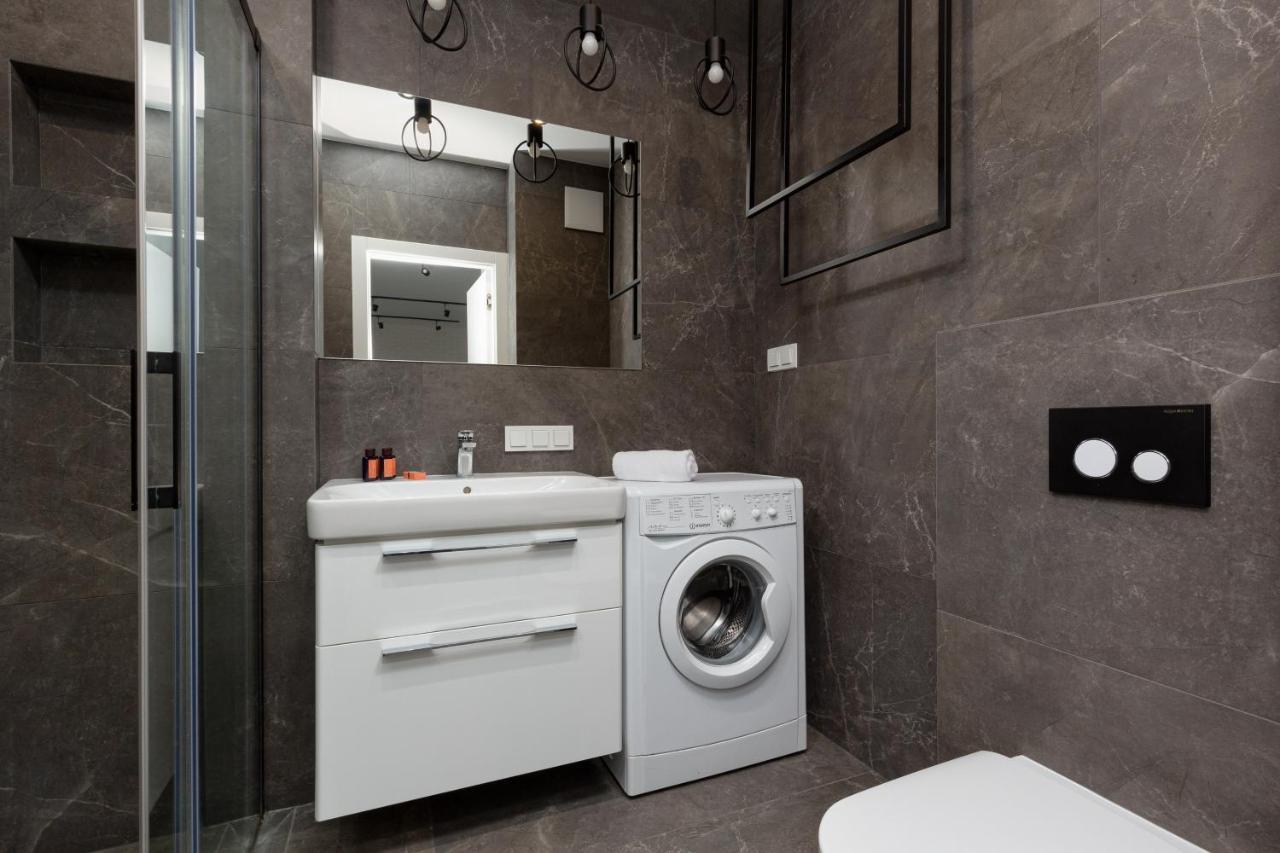 City Center Apartments Grzybowska With Parking By Noclegi Renters Warschau Exterior foto